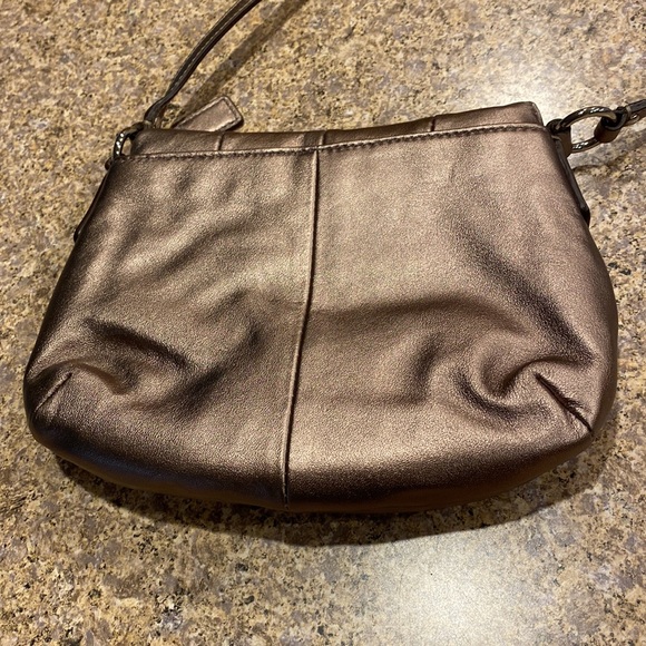 Coach Crossbody Leather Small Bag The Color is Possibly a Bronze or a Gold Color - Picture 10 of 17